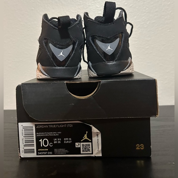 Toddler Kids Black Nike Jordan lace-up sneakers- size 10c - Picture 9 of 11